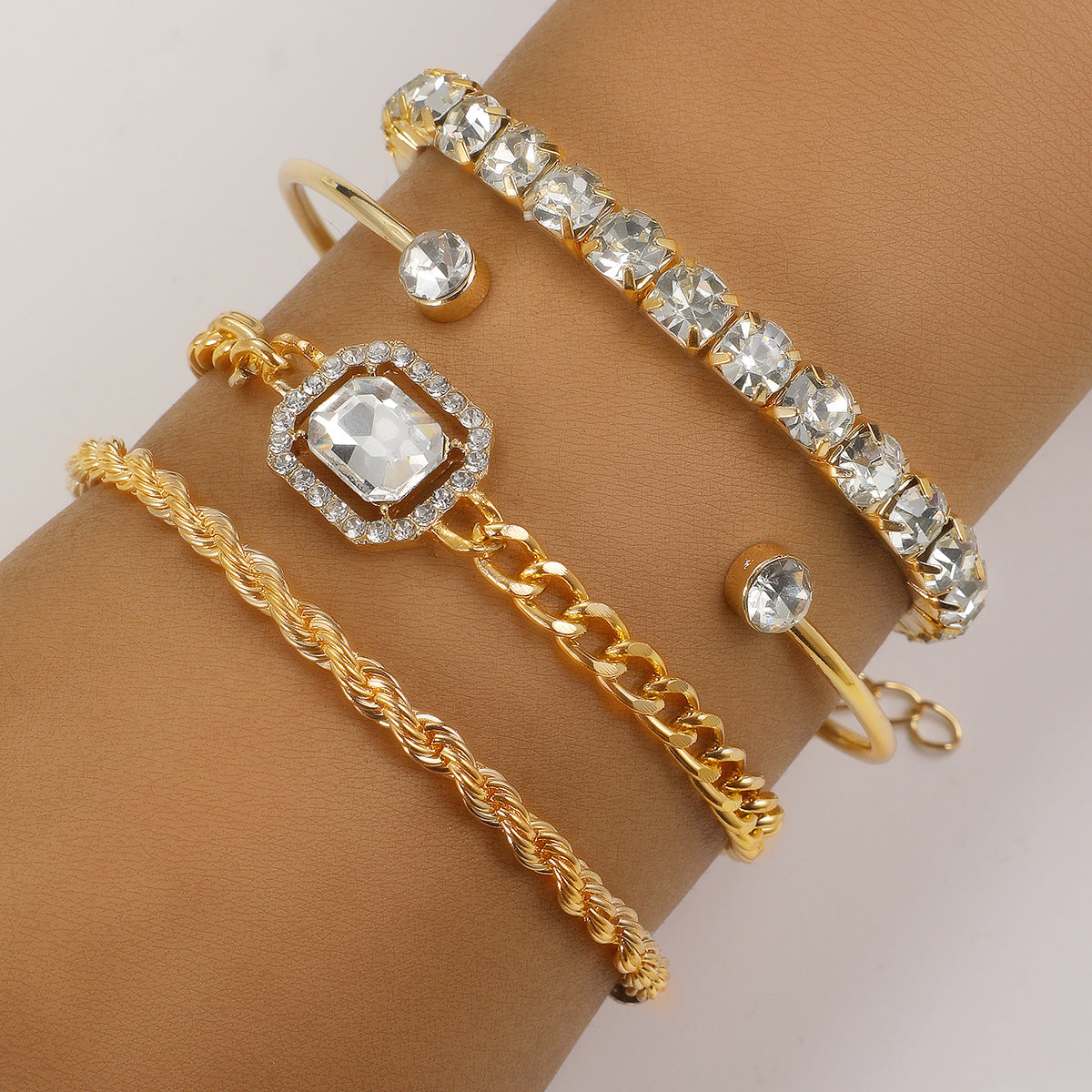 MyElegance™ - 4 pieces adjustable Bracelets Set